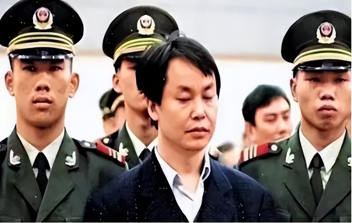 乐鱼体育app-张子强家人现状曝光：遗孀携20亿定居泰国，大儿子成了餐厅厨师