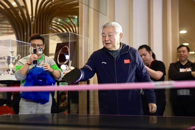 乐鱼体育app-全民参与“一道乒 乓乓响”，在上海接住这只穿越百年的小白球|乒乓球|乒乓|徐寅生|国际乒乓球联合会|世界乒乓球锦标赛_新浪新闻