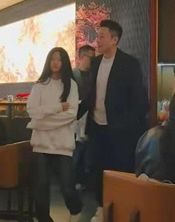 乐鱼体育app-小玥儿开通个人账号！发文求救，晒照思念妈妈，外婆和小S是好友